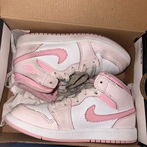 Kids Jordan mid 1 pink